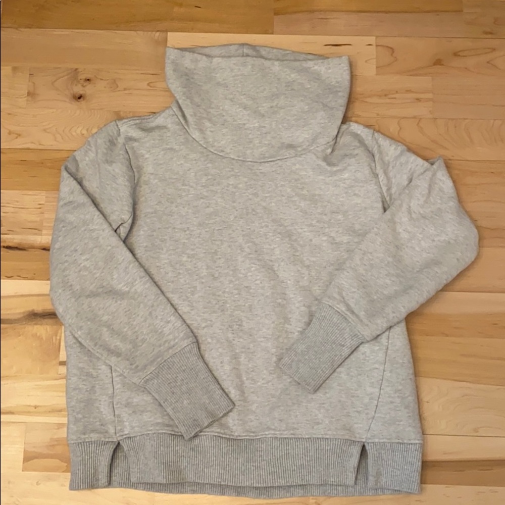 Athleta Heather Gray Sweater